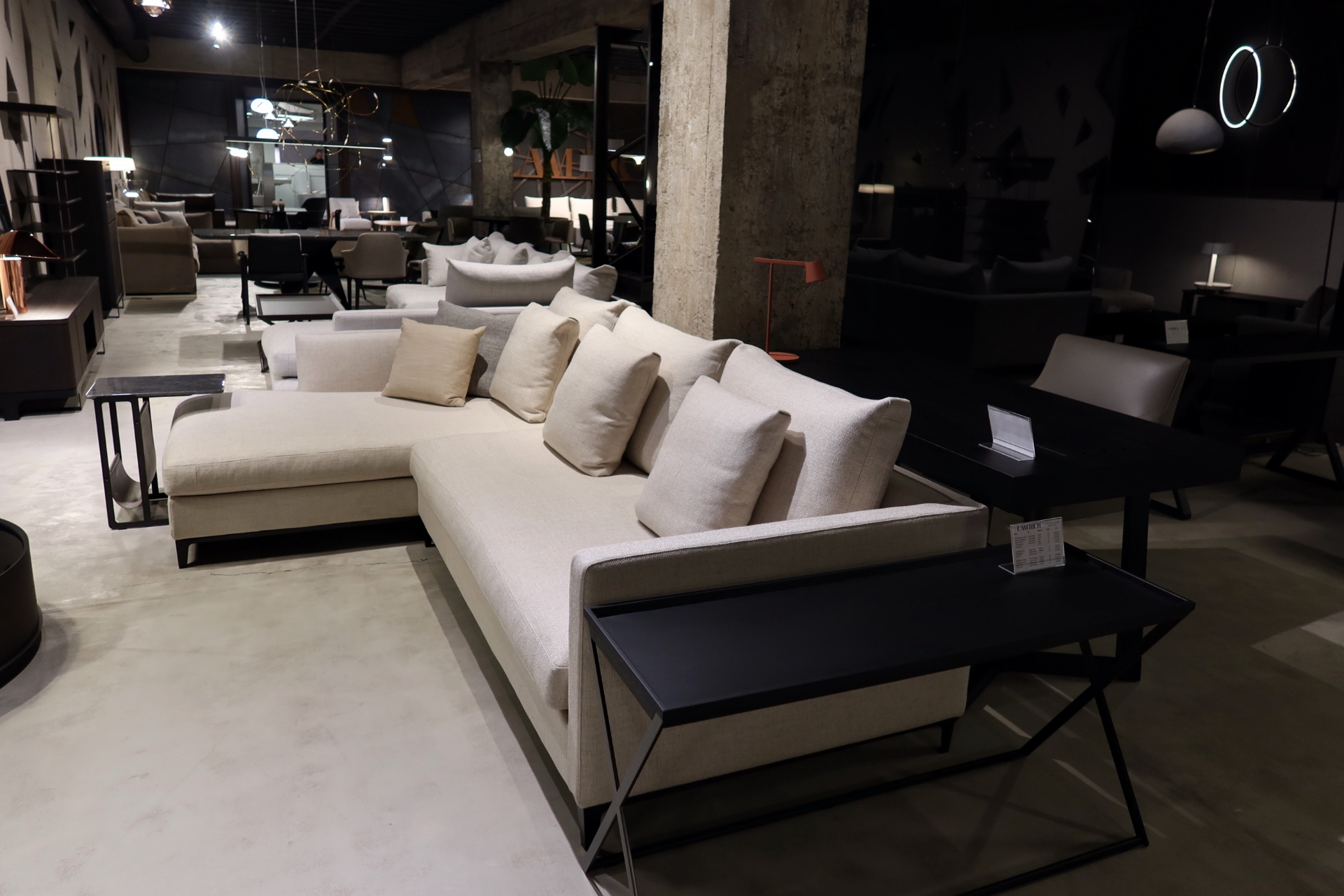 Slika za kategoriju CRESCENT UGAONA SOFA 